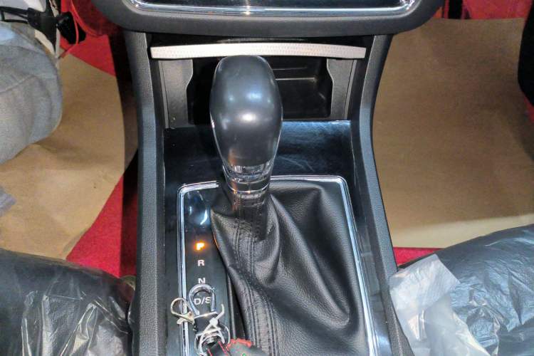 Used Roewe i6 2020 PLUS 1.6L CVT 4G Connected Glory Flagship Edition Gear Lever