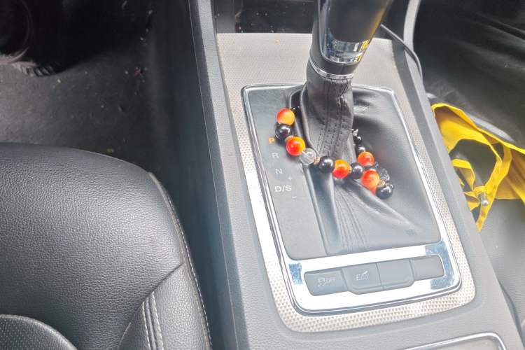 Used Roewe i6 2020 PLUS 1.6L CVT 4G Connected Glory Flagship Edition Gear Lever