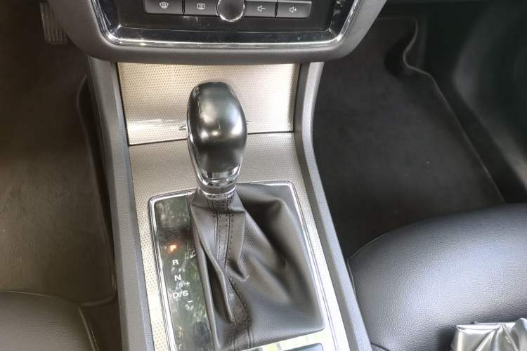 Used Roewe i6 2020 PLUS 1.6L CVT 4G Connected Glory Flagship Edition Gear Lever