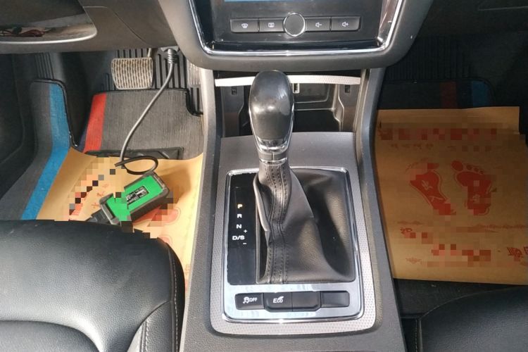 Used Roewe i6 2020 PLUS 1.6L CVT 4G Connected Glory Flagship Edition Gear Lever
