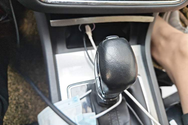 Used Roewe i6 2020 PLUS 1.6L CVT 4G Connected Glory Flagship Edition Gear Lever