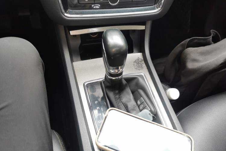 Used Roewe i6 2020 PLUS 1.6L CVT 4G Connected Glory Flagship Edition Gear Lever