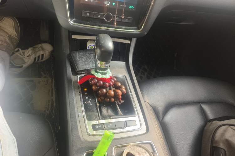Used Roewe i6 2020 PLUS 1.6L CVT 4G Connected Glory Flagship Edition Gear Lever
