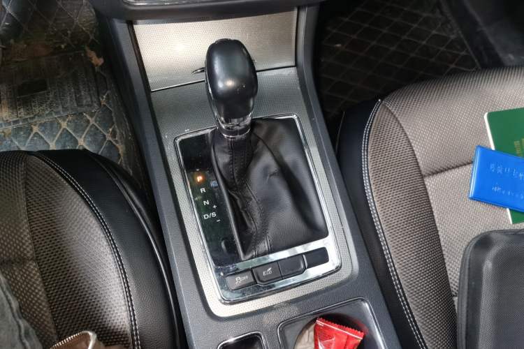 Used Roewe i6 2020 PLUS 1.6L CVT 4G Connected Glory Flagship Edition Gear Lever