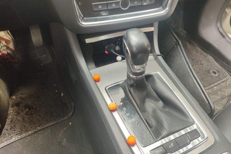 Used Roewe i6 2020 PLUS 1.6L CVT 4G Connected Glory Luxury Edition Gear Lever