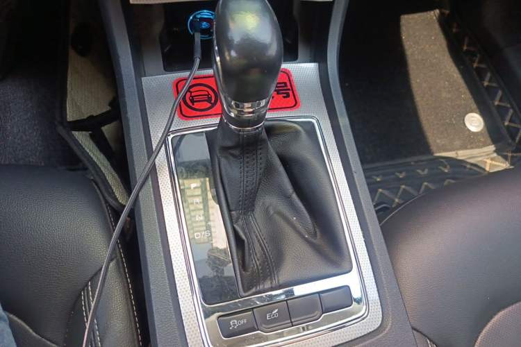 Used Roewe i6 2020 PLUS 1.6L CVT 4G Connected Glory Flagship Edition Gear Lever