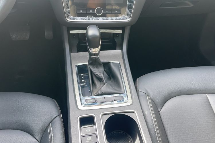 Used Roewe i6 2020 PLUS 1.6L CVT 4G Connected Glory Flagship Edition Gear Lever