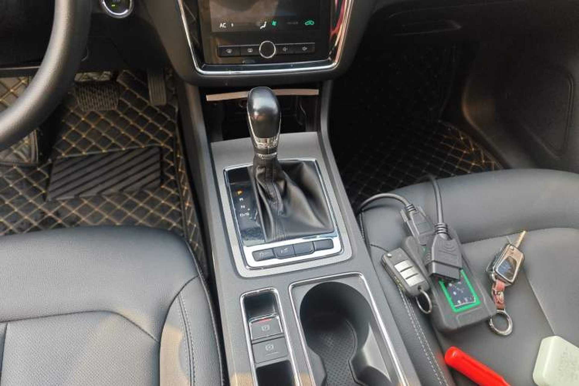 Used Roewe i6 2020 PLUS 1.6L CVT 4G Connected Glory Flagship Edition Gear Lever