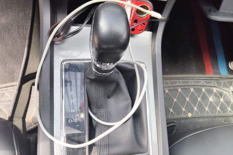 Used Roewe i6 2020 PLUS 1.6L CVT 4G Connected Glory Flagship Edition Gear Lever