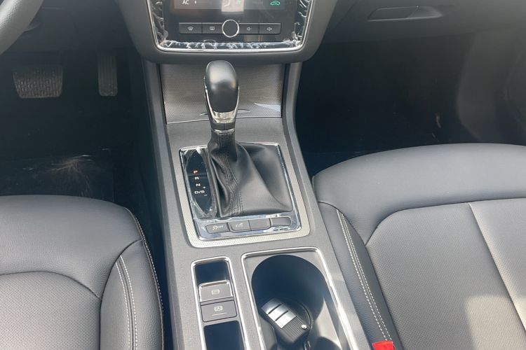 Used Roewe i6 2020 PLUS 1.6L CVT 4G Connected Glory Flagship Edition Gear Lever