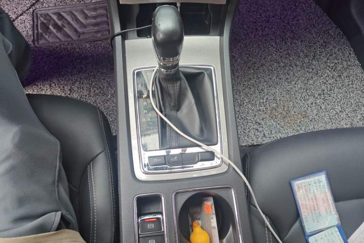 Used Roewe i6 2020 PLUS 1.6L CVT 4G Connected Glory Flagship Edition Gear Lever