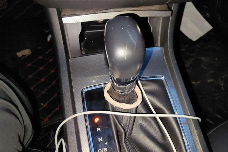 Used Roewe i6 2020 PLUS 1.6L CVT 4G Connected Glory Flagship Edition Gear Lever