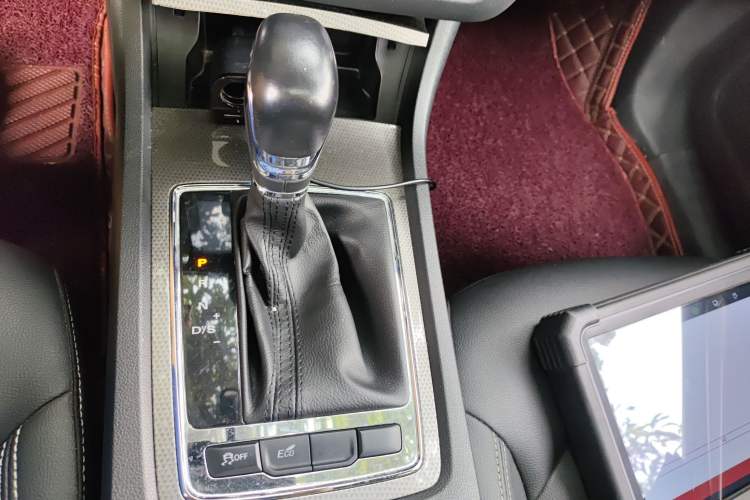 Used Roewe i6 2020 PLUS 1.6L CVT 4G Connected Glory Flagship Edition Gear Lever