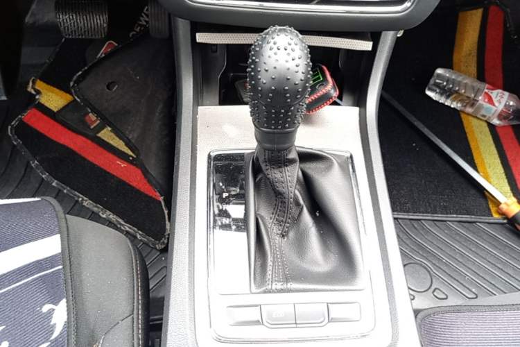 Used Roewe i6 2020 PLUS 1.6L CVT 4G Connected Glory Luxury Edition Gear Lever