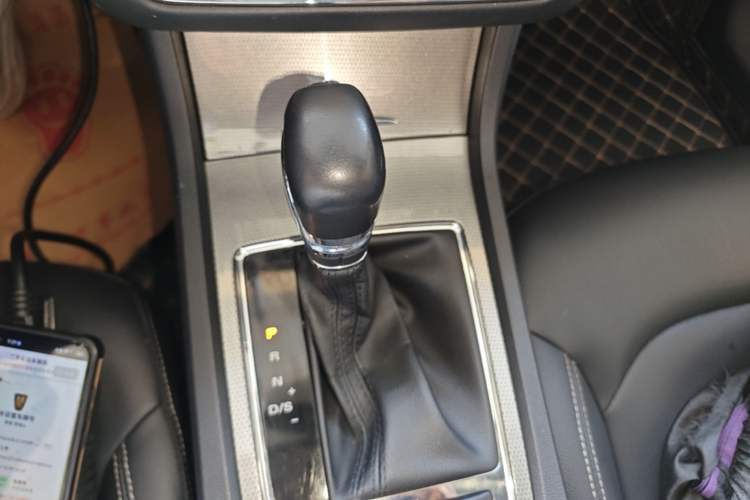 Used Roewe i6 2020 PLUS 1.6L CVT 4G Connected Glory Flagship Edition Gear Lever