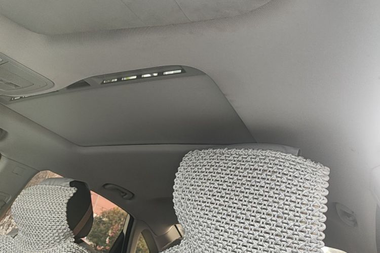 Used Roewe i6 2020 PLUS 1.6L CVT 4G Connected Glory Flagship Edition Headliner