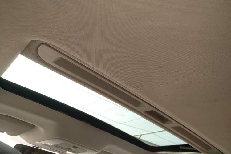Used Roewe i6 2020 PLUS 1.6L CVT 4G Connected Glory Flagship Edition Headliner