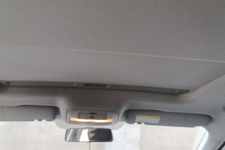 Used Roewe i6 2020 PLUS 1.6L CVT 4G Connected Glory Flagship Edition Headliner