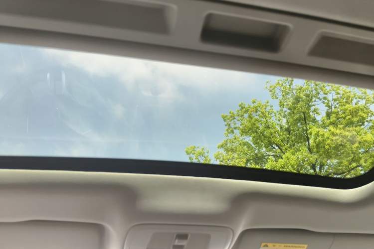 Used Roewe i6 2020 PLUS 1.6L CVT 4G Connected Glory Flagship Edition Headliner