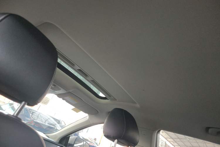 Used Roewe i6 2020 PLUS 1.6L CVT 4G Connected Glory Flagship Edition Headliner