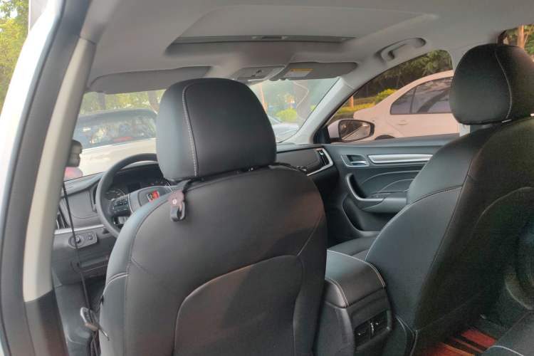 Used Roewe i6 2020 PLUS 1.6L CVT 4G Connected Glory Flagship Edition Headliner
