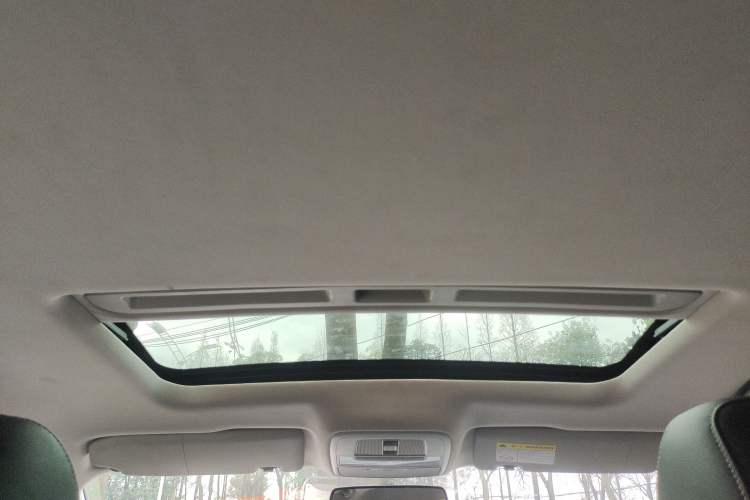 Used Roewe i6 2020 PLUS 1.6L CVT 4G Connected Glory Flagship Edition Headliner