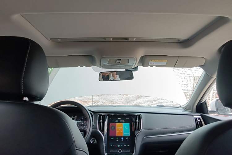 Used Roewe i6 2020 PLUS 1.6L CVT 4G Connected Glory Flagship Edition Headliner
