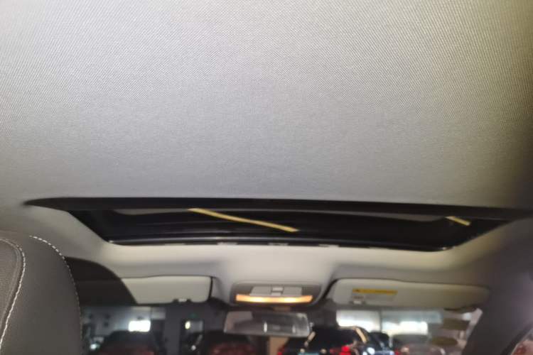 Used Roewe i6 2020 PLUS 1.6L CVT 4G Connected Glory Flagship Edition Headliner
