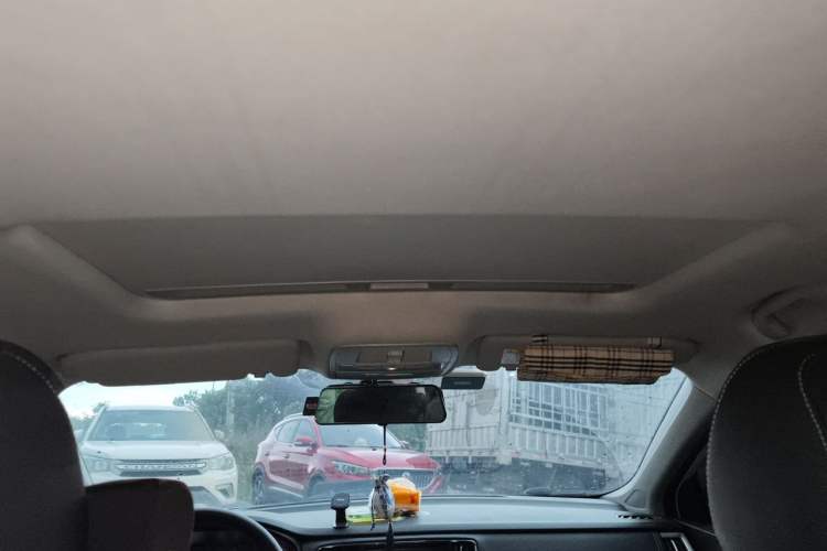Used Roewe i6 2020 PLUS 1.6L CVT 4G Connected Glory Holographic Edition Headliner