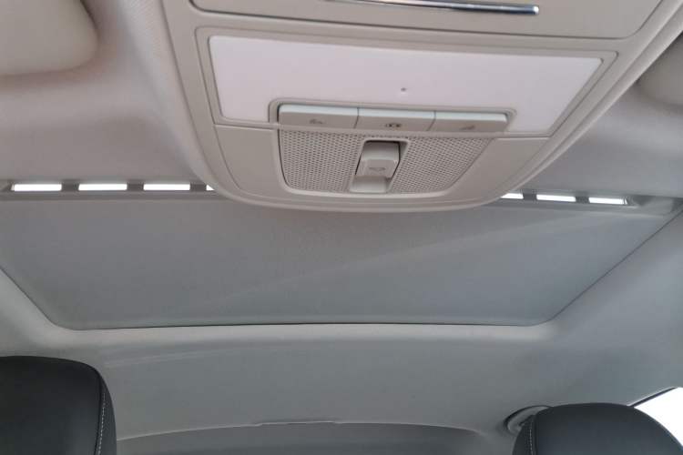 Used Roewe i6 2020 PLUS 1.6L CVT 4G Connected Glory Flagship Edition Headliner