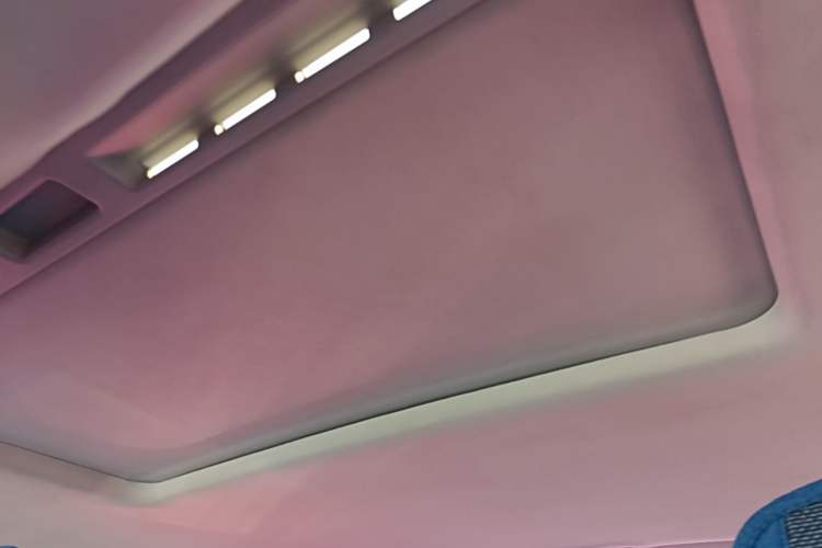 Used Roewe i6 2020 PLUS 1.6L CVT 4G Connected Glory Flagship Edition Headliner