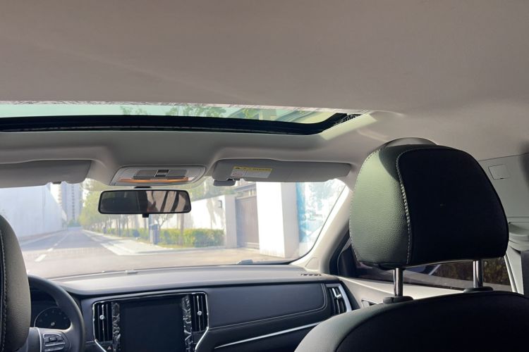 Used Roewe i6 2020 PLUS 1.6L CVT 4G Connected Glory Flagship Edition Headliner