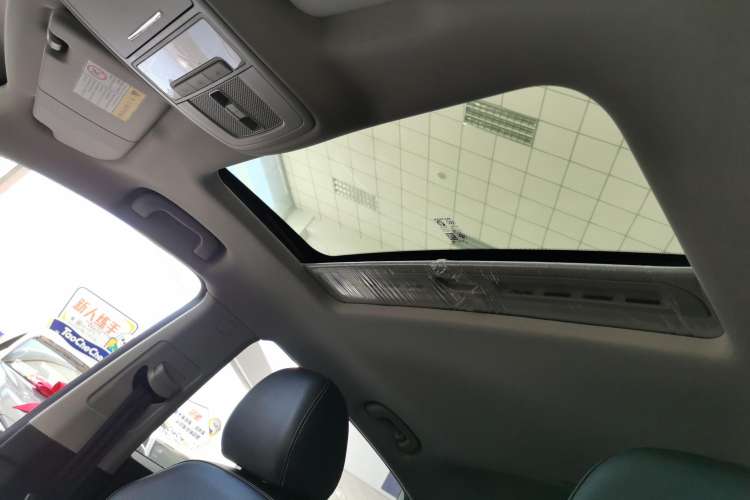 Used Roewe i6 2020 PLUS 1.6L CVT 4G Connected Glory Flagship Edition Headliner