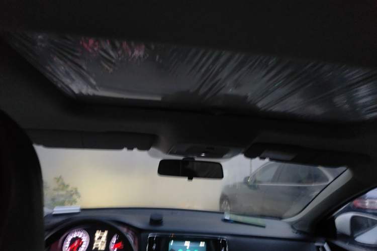 Used Roewe i6 2020 PLUS 1.6L CVT 4G Connected Glory Flagship Edition Headliner