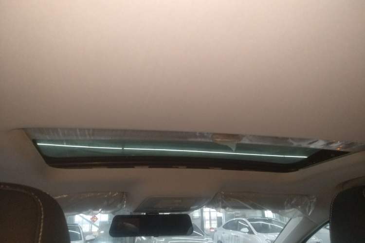 Used Roewe i6 2020 PLUS 1.6L CVT 4G Connected Glory Flagship Edition Headliner