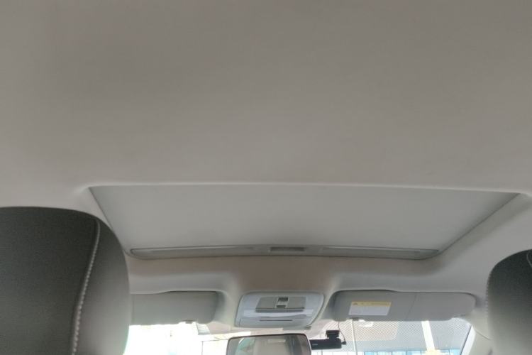 Used Roewe i6 2020 PLUS 1.6L CVT 4G Connected Glory Flagship Edition Headliner