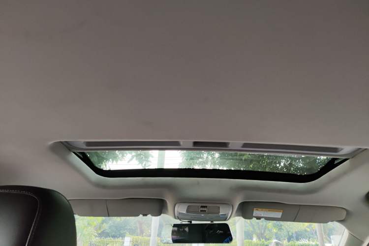 Used Roewe i6 2020 PLUS 1.6L CVT 4G Connected Glory Flagship Edition Headliner