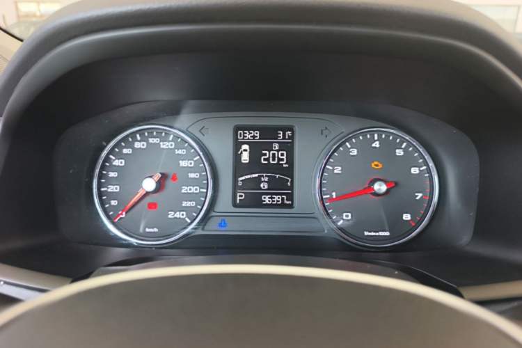 Used Roewe i6 2020 PLUS 1.6L CVT 4G Connected Glory Flagship Edition Instrument Cluster