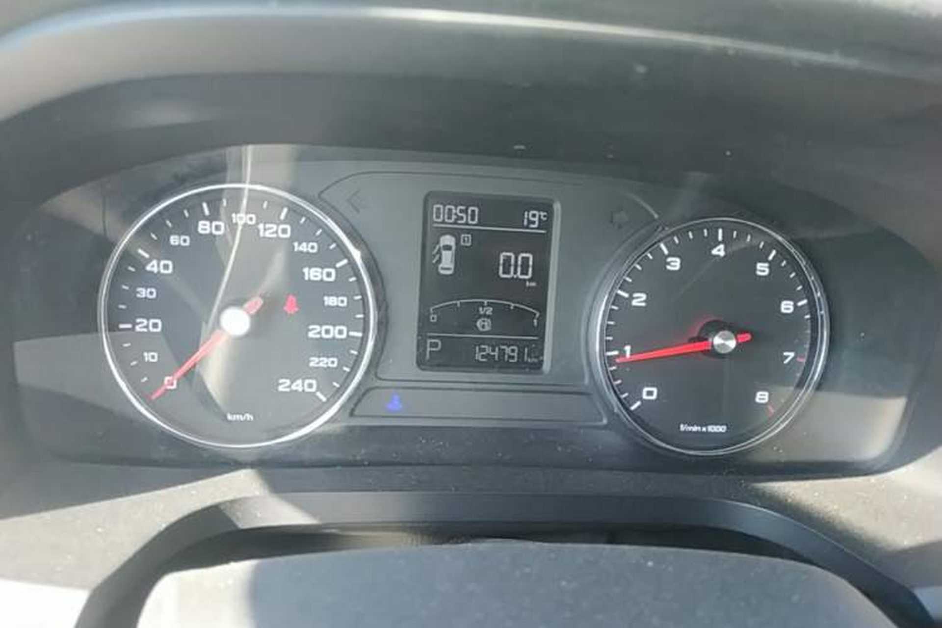 Used Roewe i6 2020 PLUS 1.6L CVT 4G Connected Glory Luxury Edition Instrument Cluster