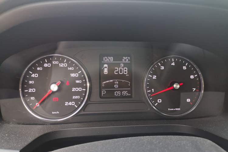 Used Roewe i6 2020 PLUS 1.6L CVT 4G Connected Glory Holographic Edition Instrument Cluster