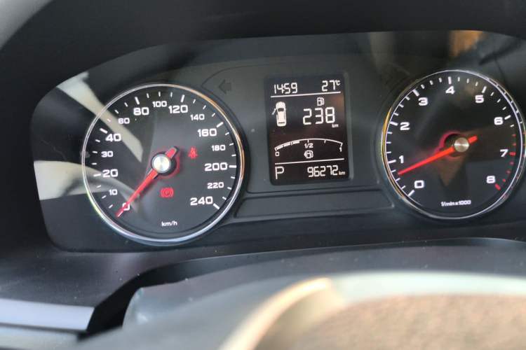 Used Roewe i6 2020 PLUS 1.6L CVT 4G Connected Glory Flagship Edition Instrument Cluster