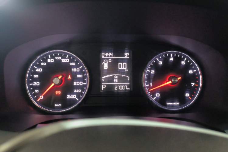 Used Roewe i6 2020 PLUS 1.6L CVT 4G Connected Glory Flagship Edition Instrument Cluster