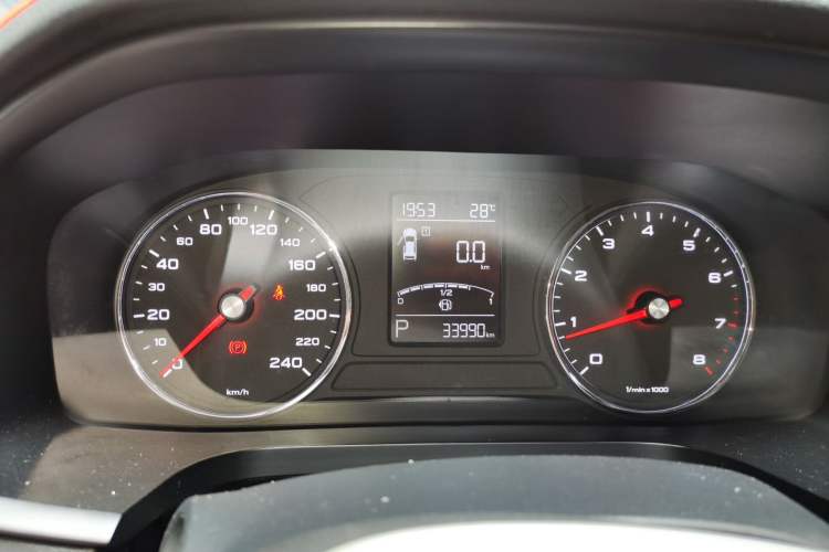 Used Roewe i6 2020 PLUS 1.6L CVT 4G Connected Glory Luxury Edition Instrument Cluster