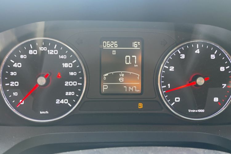 Used Roewe i6 2020 PLUS 1.6L CVT 4G Connected Glory Flagship Edition Instrument Cluster
