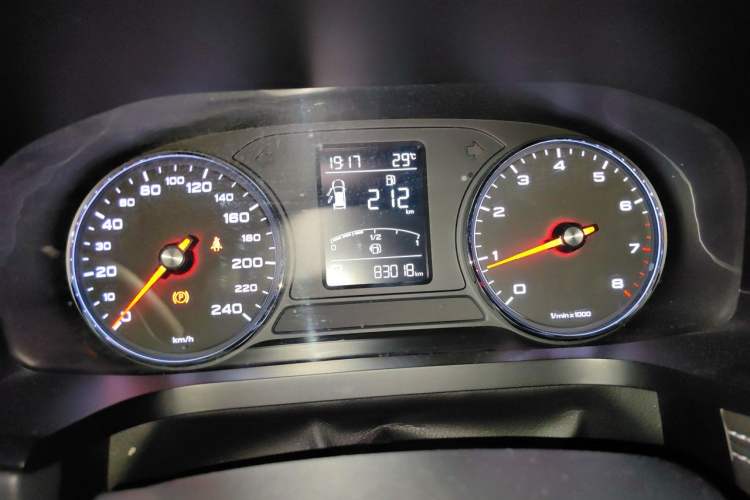 Used Roewe i6 2020 PLUS 1.6L CVT 4G Connected Glory Flagship Edition Instrument Cluster