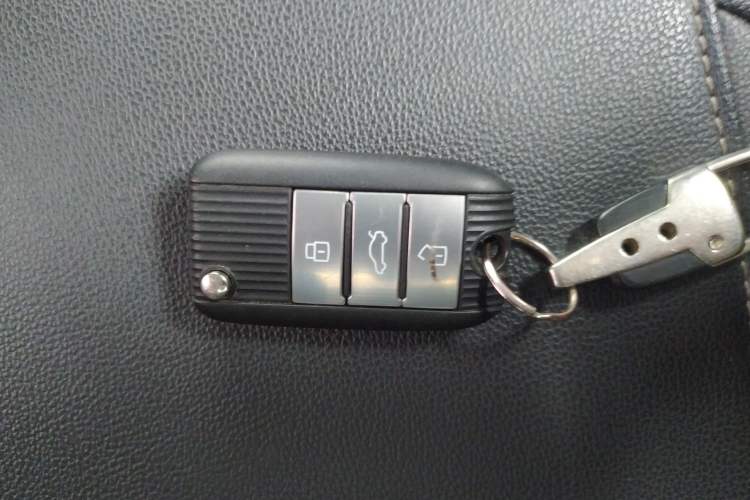 Used Roewe i6 2020 PLUS 1.6L CVT 4G Connected Glory Flagship Edition Interior 1
