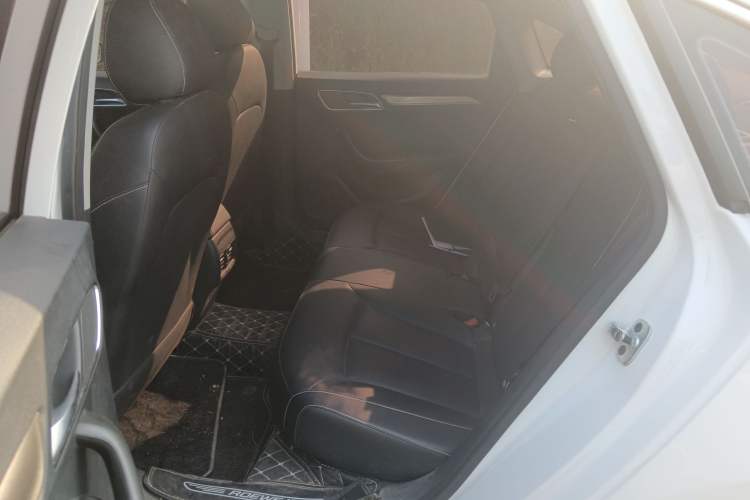Used Roewe i6 2020 PLUS 1.6L CVT 4G Connected Glory Flagship Edition Interior 1