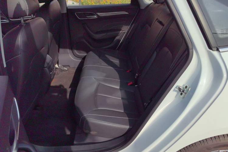 Used Roewe i6 2020 PLUS 1.6L CVT 4G Connected Glory Flagship Edition Interior 1