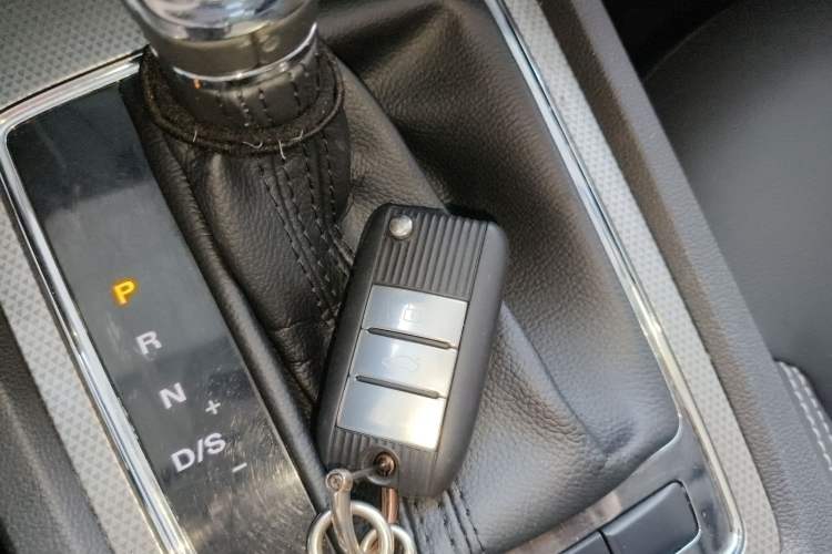 Used Roewe i6 2020 PLUS 1.6L CVT 4G Connected Glory Flagship Edition Interior 1