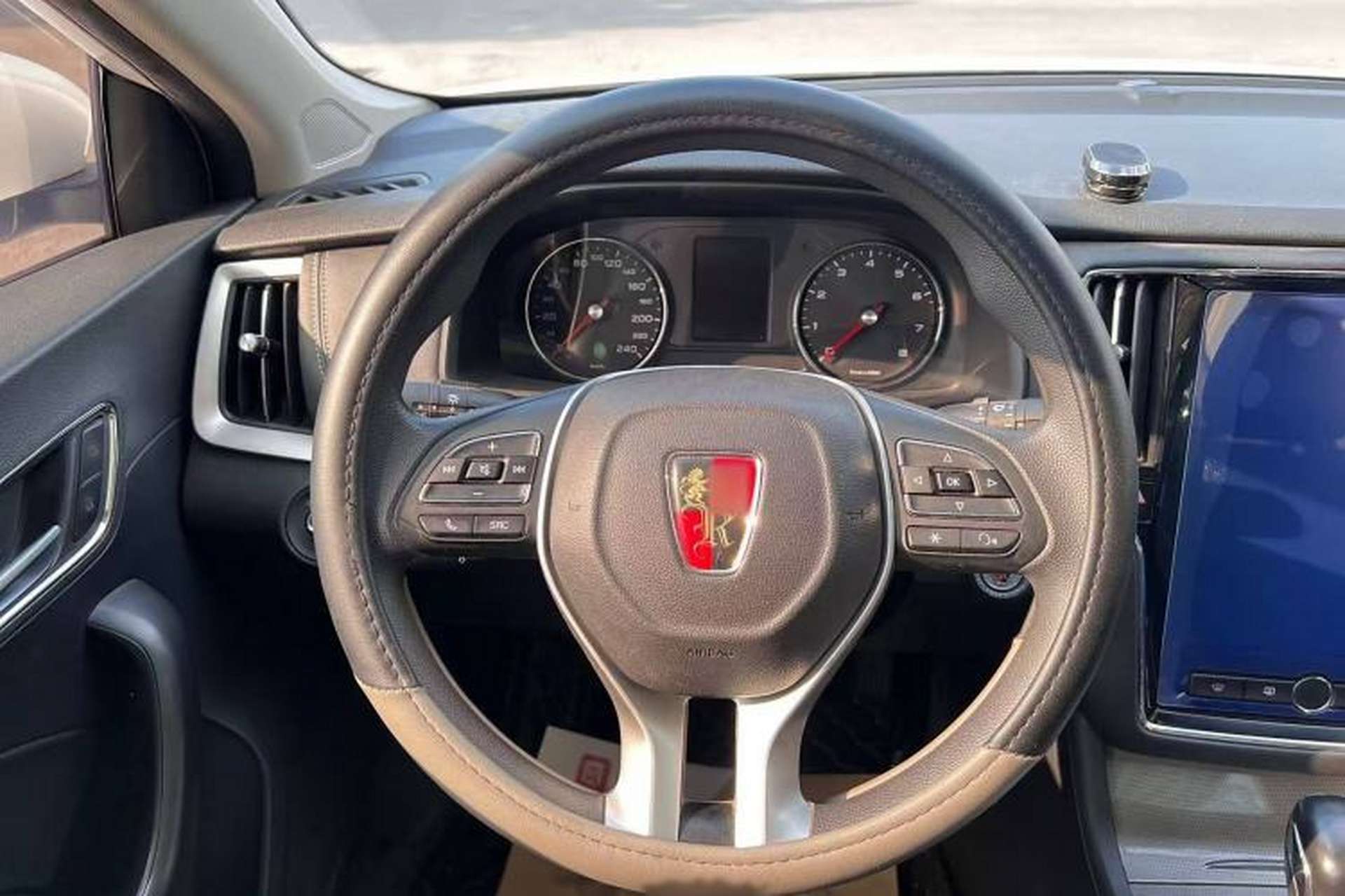 Used Roewe i6 2020 PLUS 1.6L CVT 4G Connected Glory Flagship Edition Interior 2
